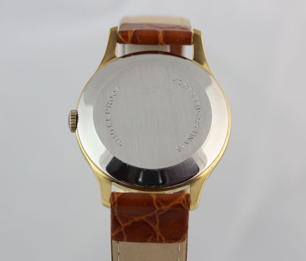 有关以下物品的详细资料: vintage smiths english manual wind wrist